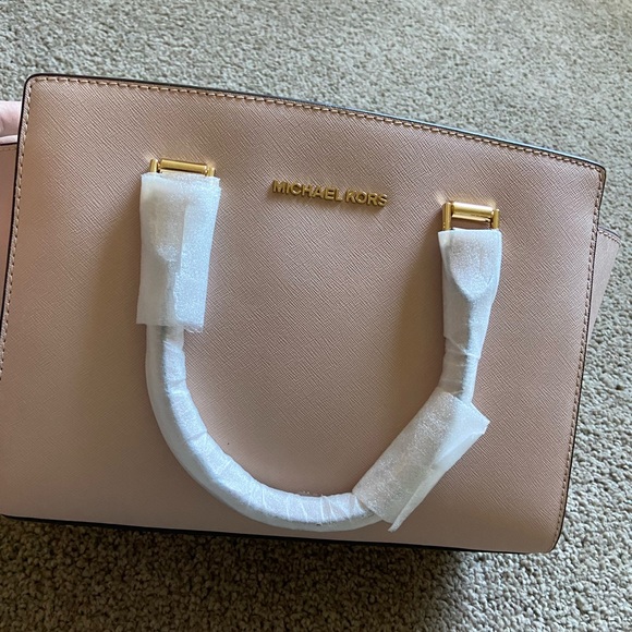 Michael Kors Selma Mini Purse - Picture 7 of 8